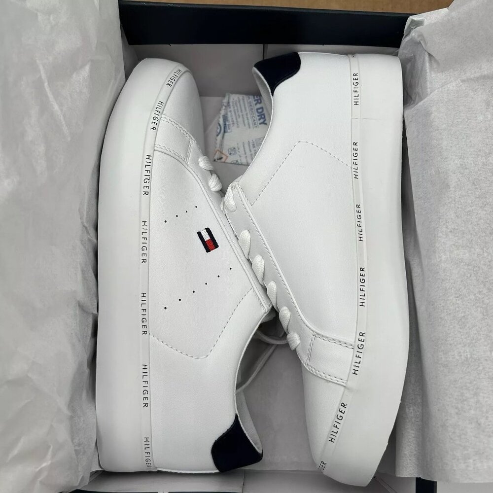 Tommy Hilfiger Women's Henissly Sneaker‎ Size 8.5 White Lace up Casual & Stylish - Picture 9 of 13